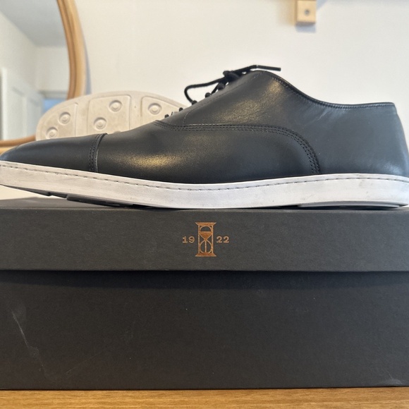 Allen Edmonds \